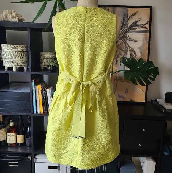 [NWT] Neon Yellow-green Floral Jacquard Mini dress - Picture 3 of 6